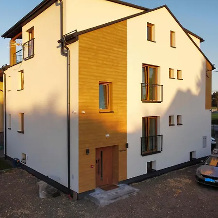 Niwy8rooms ゲストハウス 3*